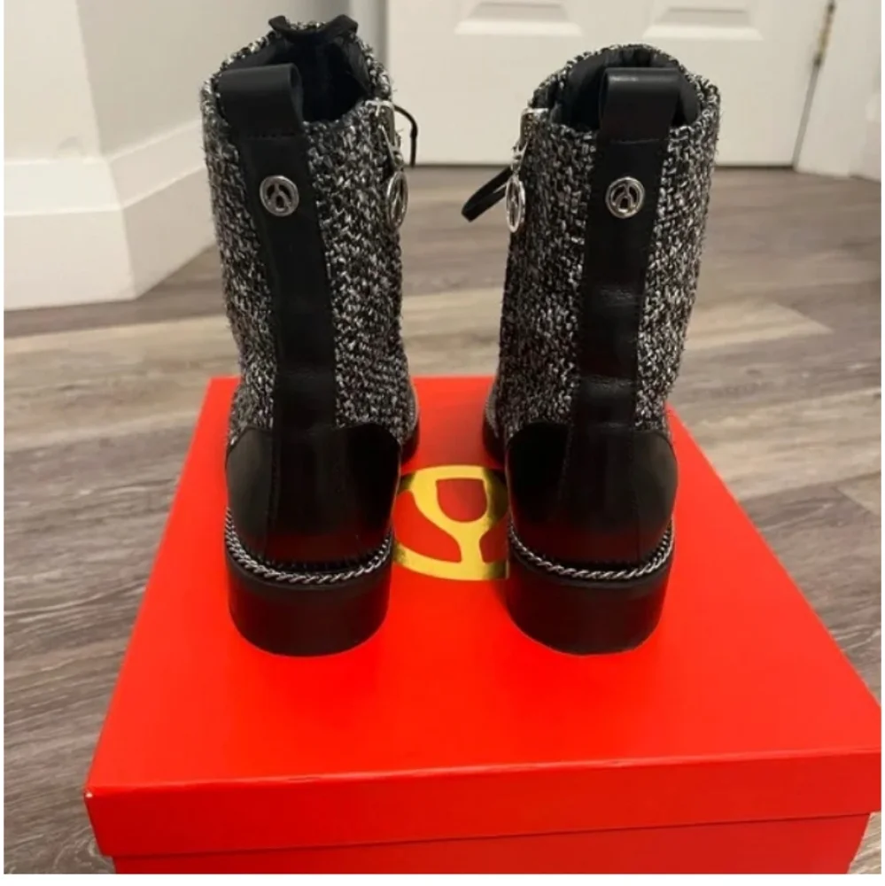 The Wishbone Black and White Combat Moto Boots with Graffiti Print Sz 7.5 - Picture 2 of 5